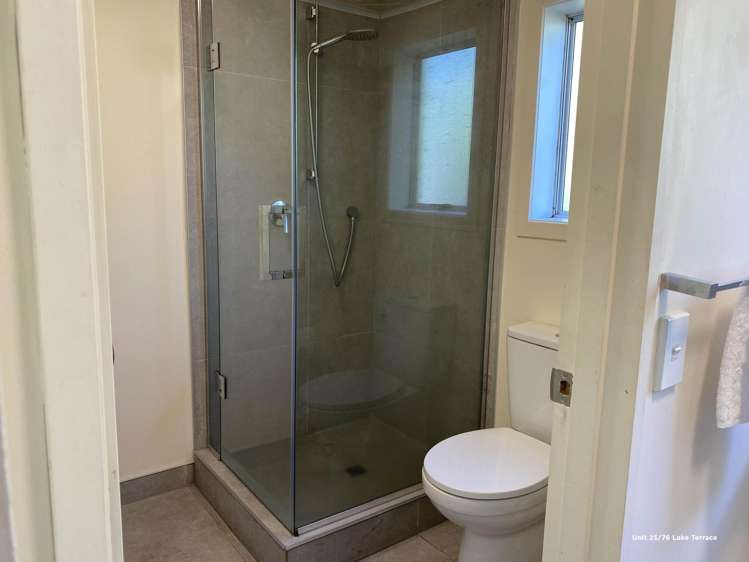 25 and 31/76 Lake Terrace Taupo_12