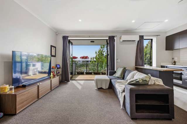 3/7 Uku Lane Hobsonville_3