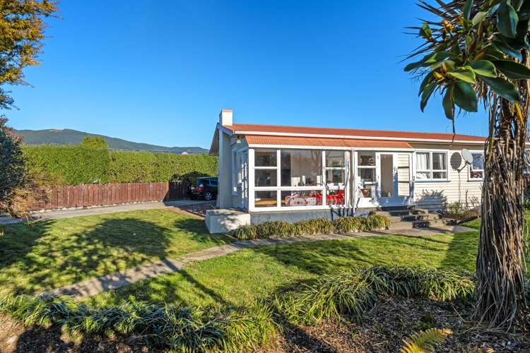 60 Tennyson Crescent Stoke_15