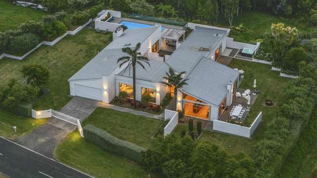 ARCHITECTURAL ELEGANCE MEETS FAMILY LIFESTYLE