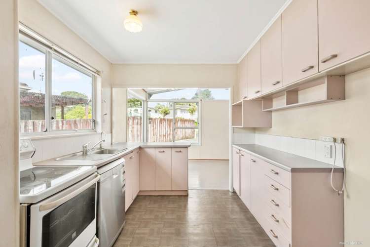 22 Finlow Drive Te Atatu South_11