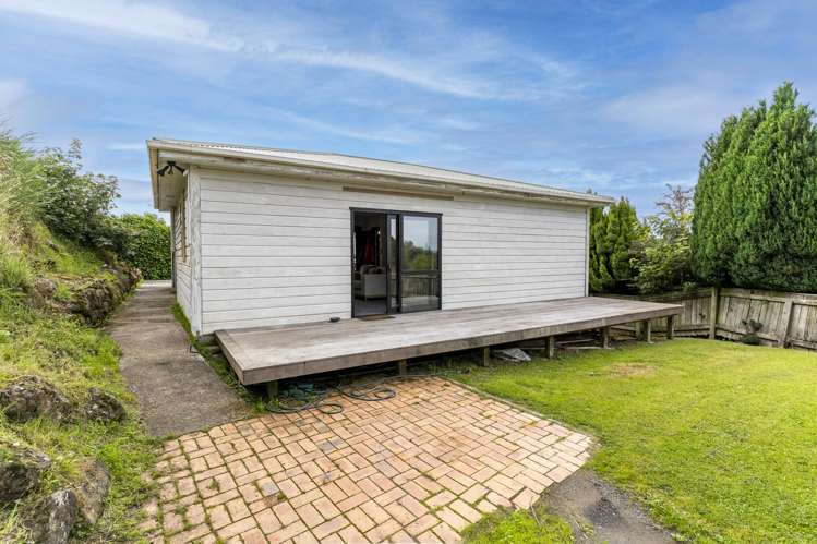 9 Robinson Street Lookout Point_2