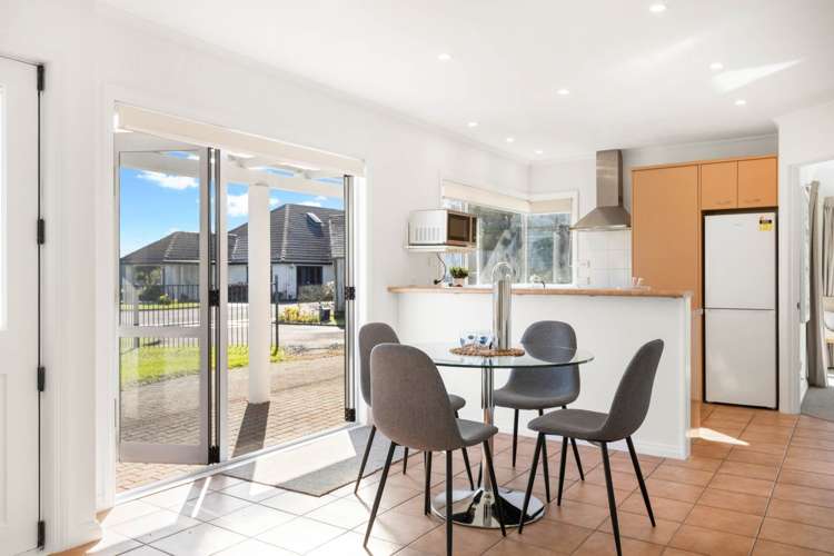 10 Mackay Drive Greenhithe_6