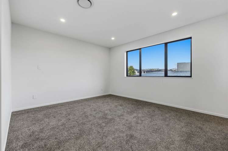2A Matatahi Road Flat Bush_19