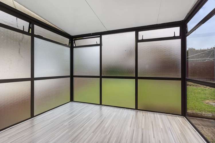 176 Edmonton Road Te Atatu South_14