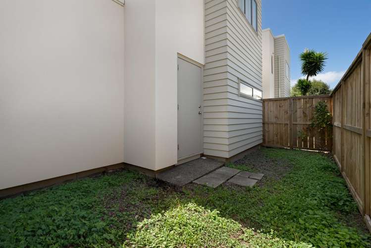 58/21 Hunters Park Drive Three Kings_5