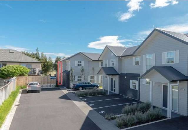 6/79 Carrington Drive Hillcrest_1