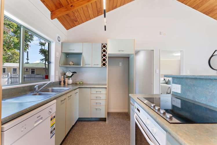 106a Royal Road Massey_6