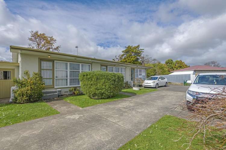 8 Lowestoft Place West End_17