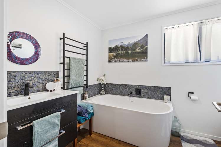 12 Achray Street Waiau_14