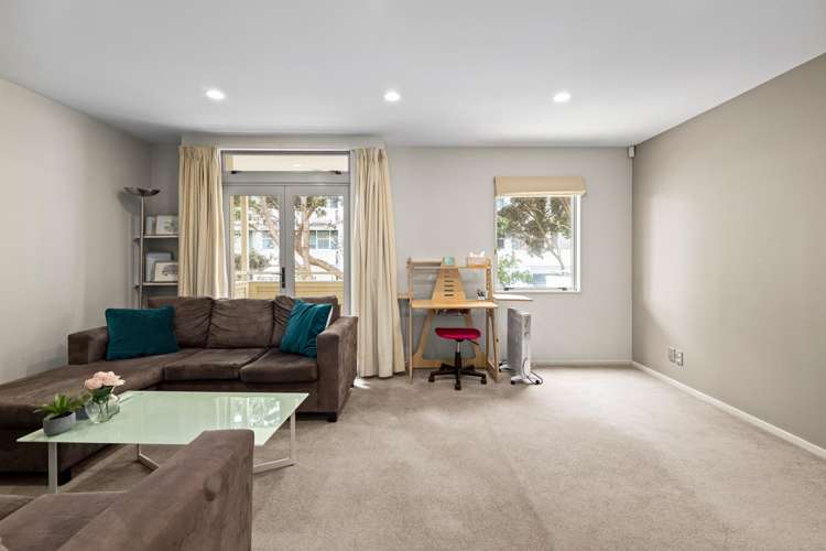 34/305 Evans Bay Parade Hataitai_5
