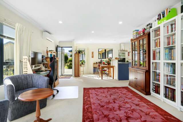 10/58a Molesworth Taita_1