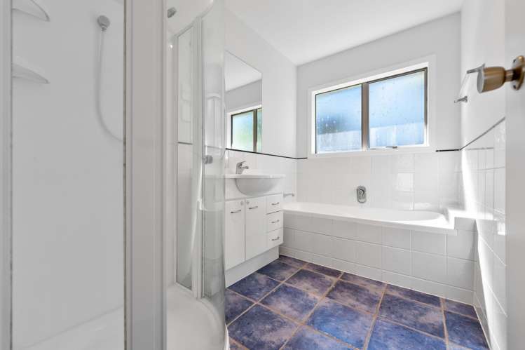 4 & 4A Lynngate Place Hillcrest_8