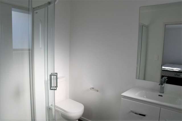 4d/21 Inverness Avenue 1074_4