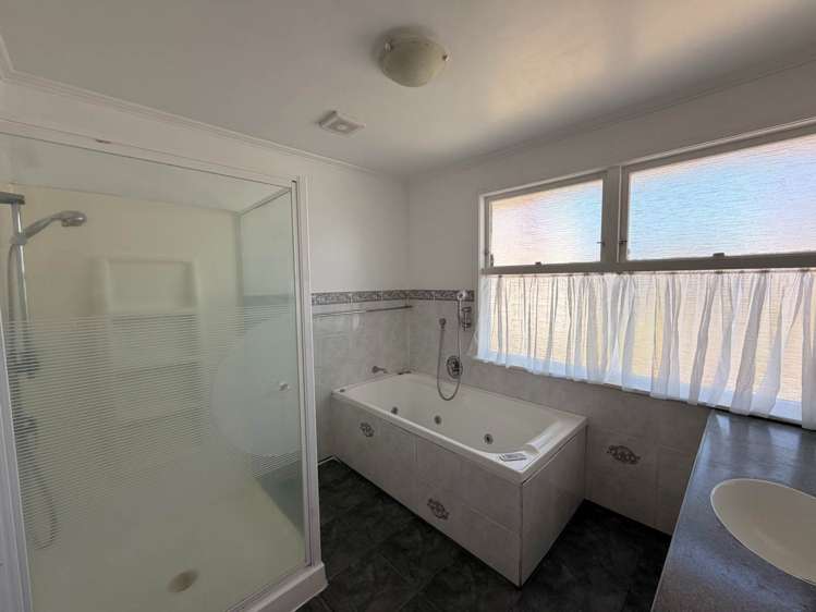 28 Katavich Place Mt Roskill_16