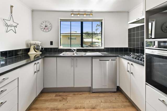 25 Silkwood Grove Totara Heights_2
