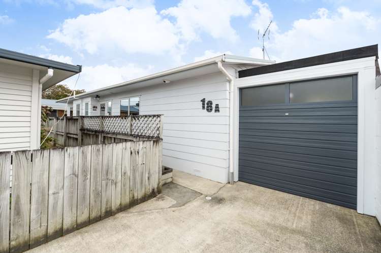 18a Saxbys Road Glenview_17