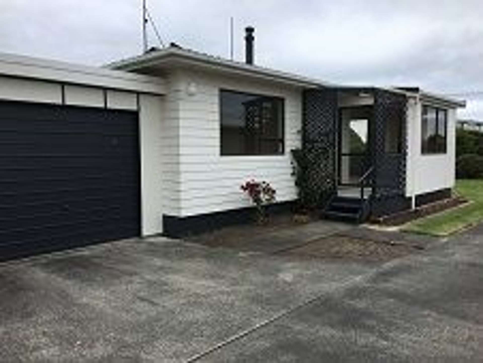 8 Andresen Street Foxton Beach_0