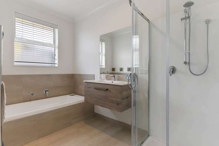 17 Lydiard Place Beachlands_23