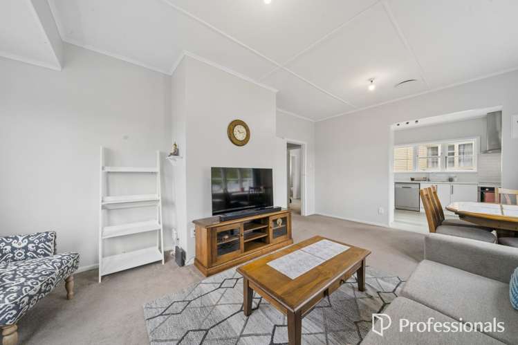 29 Judd Crescent Naenae_7