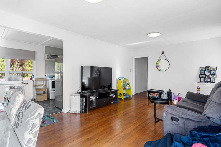 60 Tennyson Crescent Stoke_5