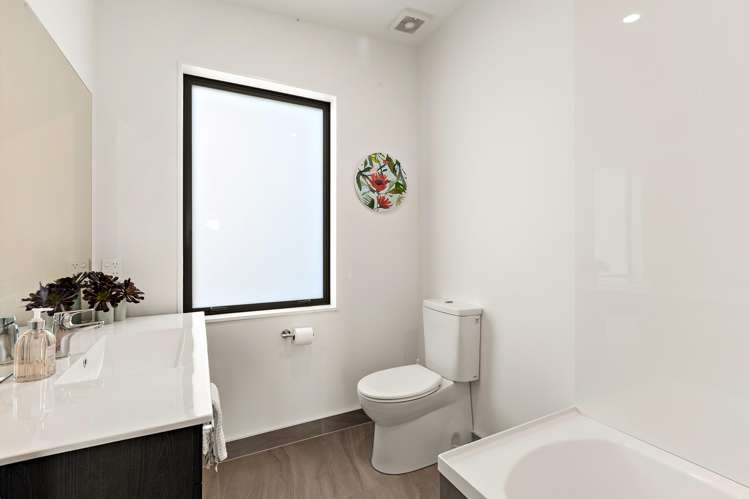 8/52 High Street Island Bay_12