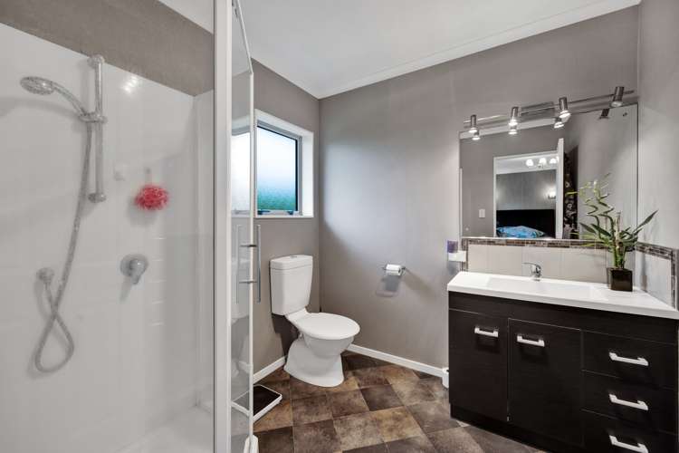 9 Denby Heights Hawera_11