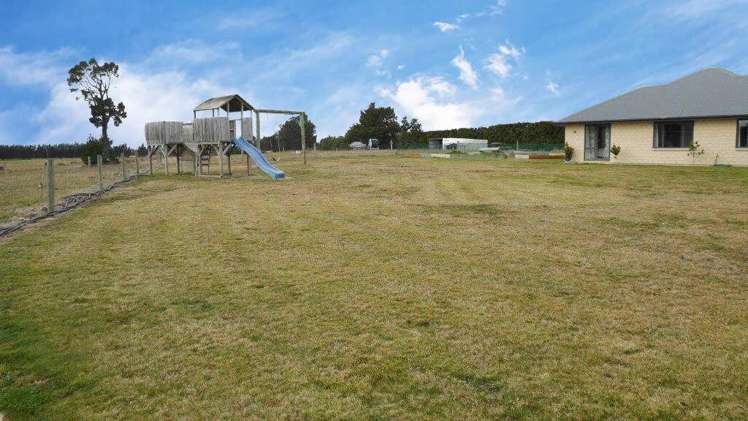 777 Halkett Road West Melton_17