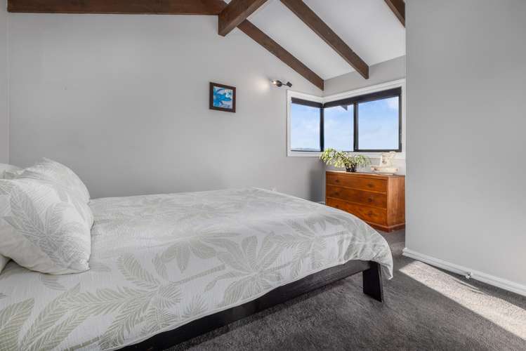 10 Kinloch Place Papakowhai_14