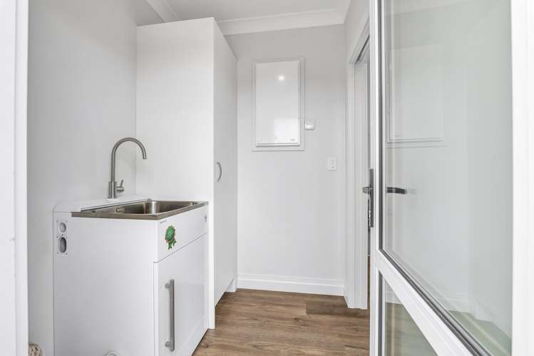 16 Holford Street Westown_11