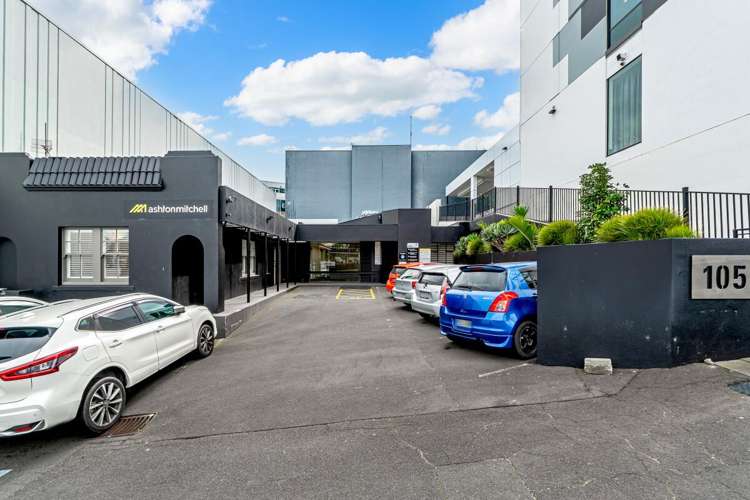 105 Wellesley Street West City Centre_1