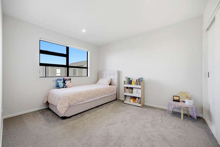 2 Whakatere Lane Hobsonville_12