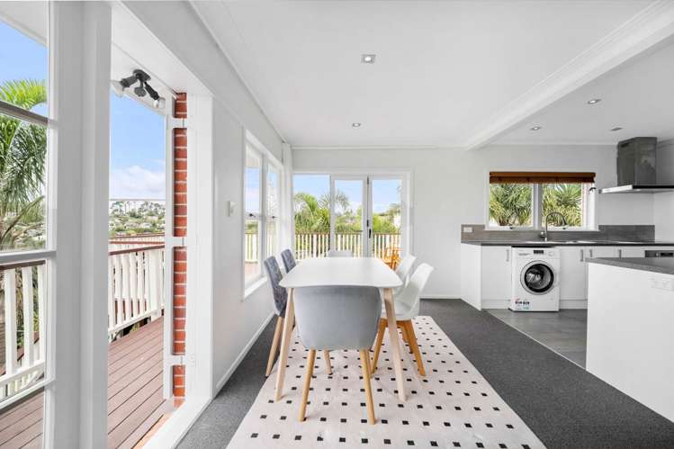 2/365 East Coast Road Mairangi Bay_8