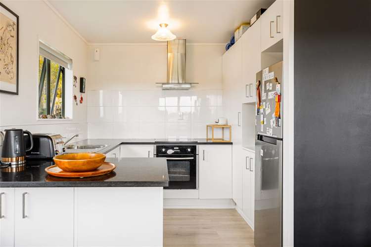 1 Maywood Crescent Glen Eden_11