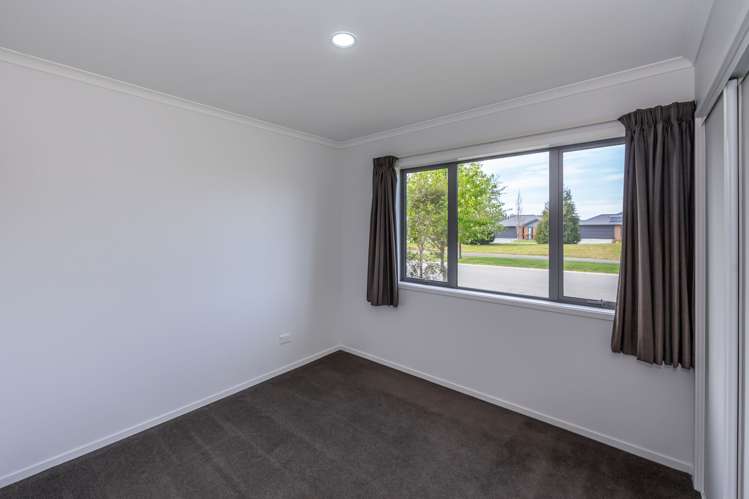 55 Farnborough Way Rolleston_12