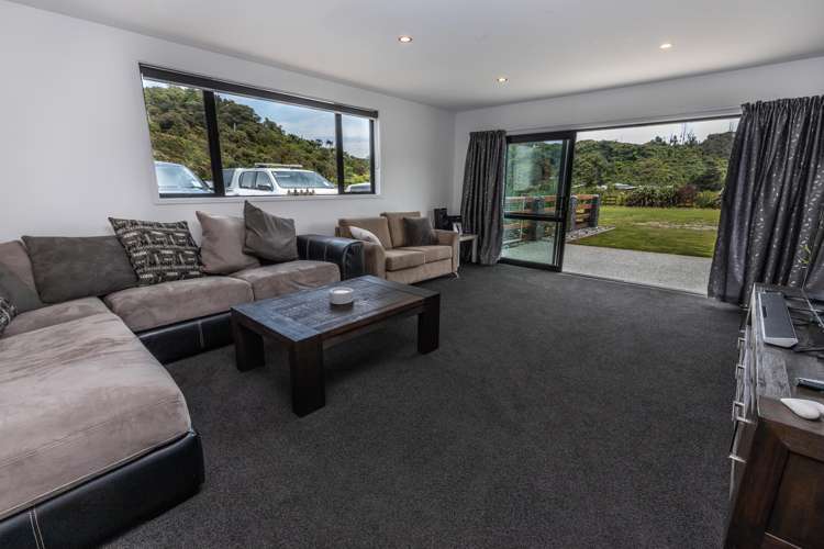 303b Marsden Road Kaiata_8