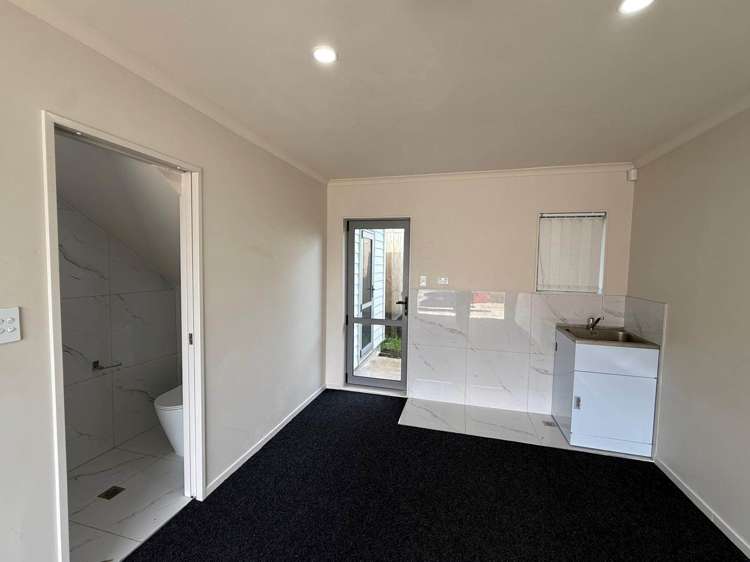 2/55 Swaffield Road Papatoetoe_9