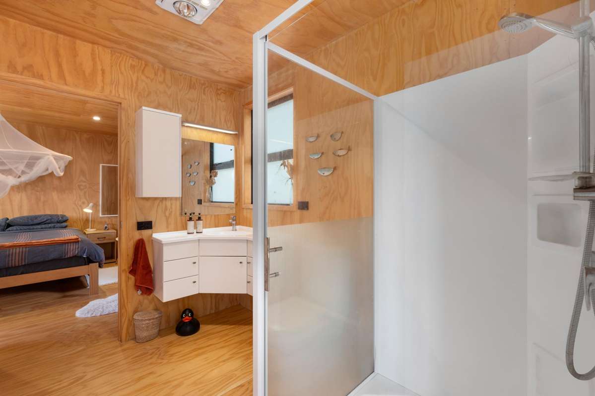 13b Beach Place_4