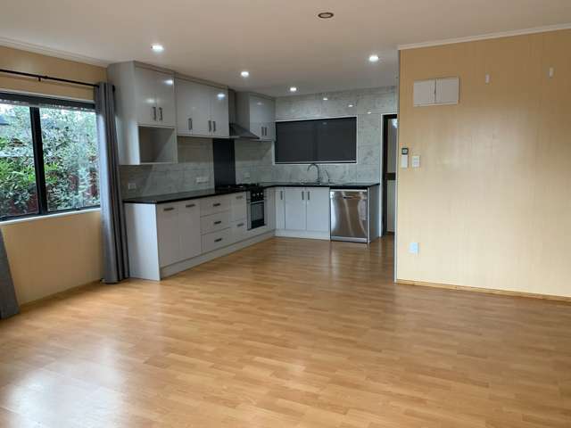 2/136 Coronation Road Papatoetoe_1