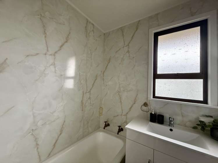 109 Creek Road Allenton_14