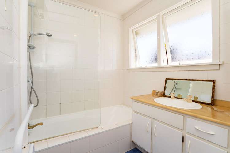 37 Denise Crescent Hornby_10