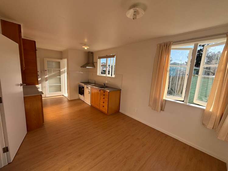 72 Roberts Road Te Atatu South_8