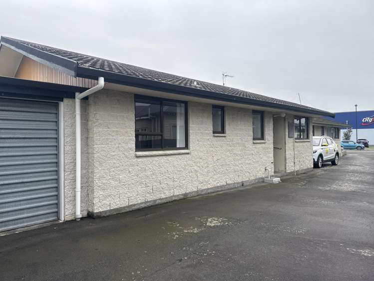 2/260 Moore Street Ashburton_4