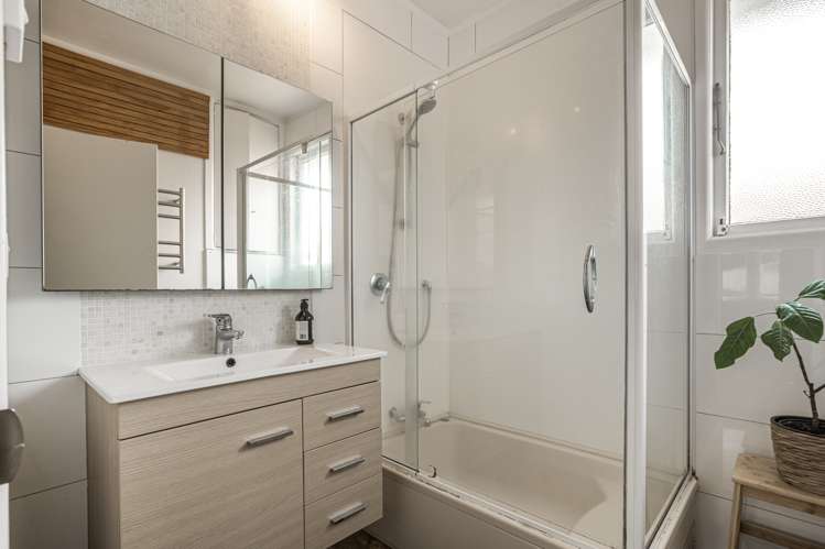 2/66 Miller Road Mangere Bridge_13