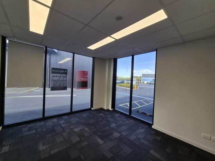Unit 2, 31 Chafer Place Te Rapa_3
