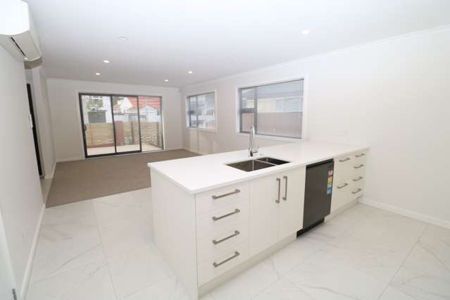 B/10 Mahoe Street 10609_2