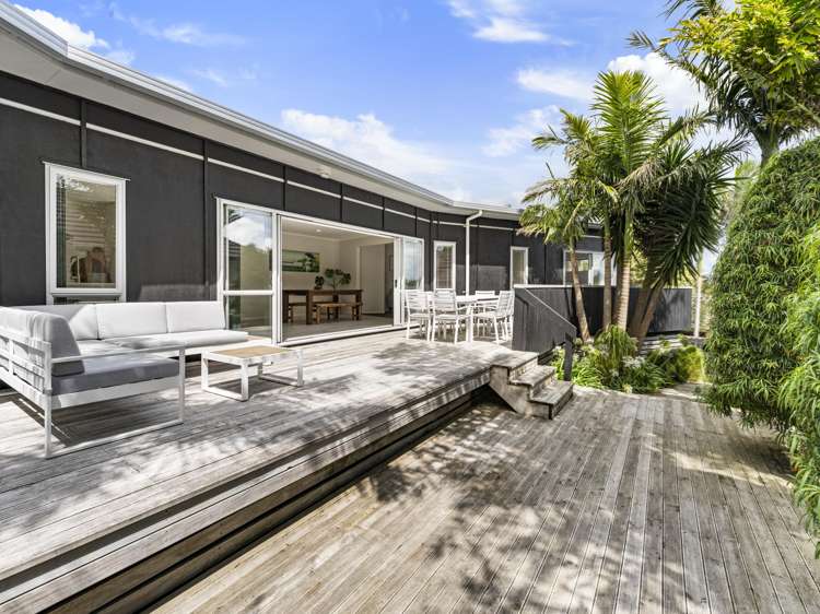 60 Intrepid Crescent Beachlands_2