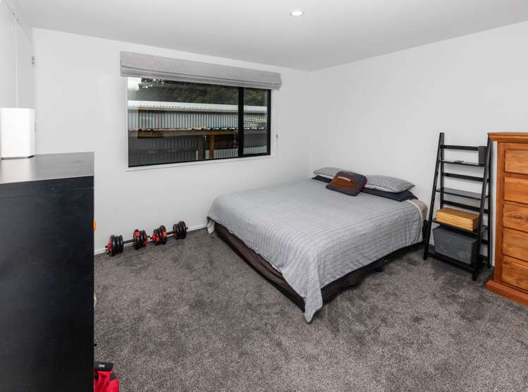 23 Pandora Avenue Camerons_11