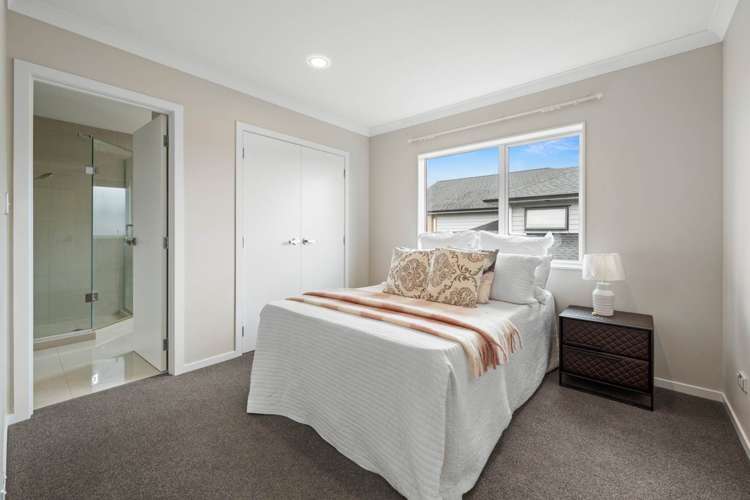 5 Iwinuku Crescent Wattle Downs_18