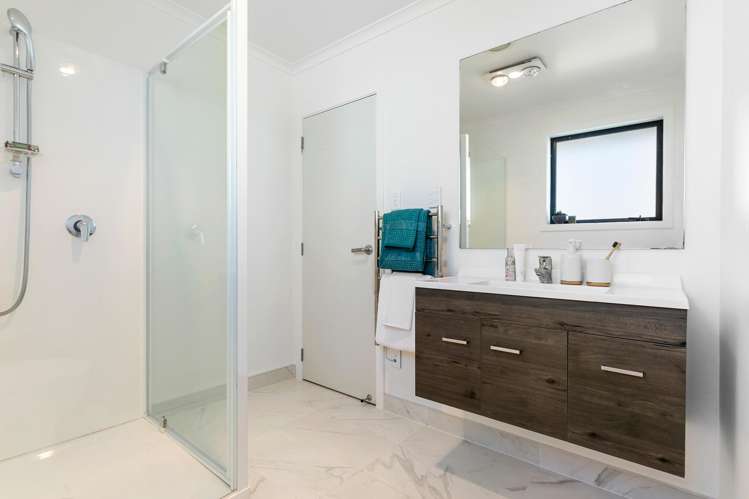 2 Waitai Lane Newlands_11